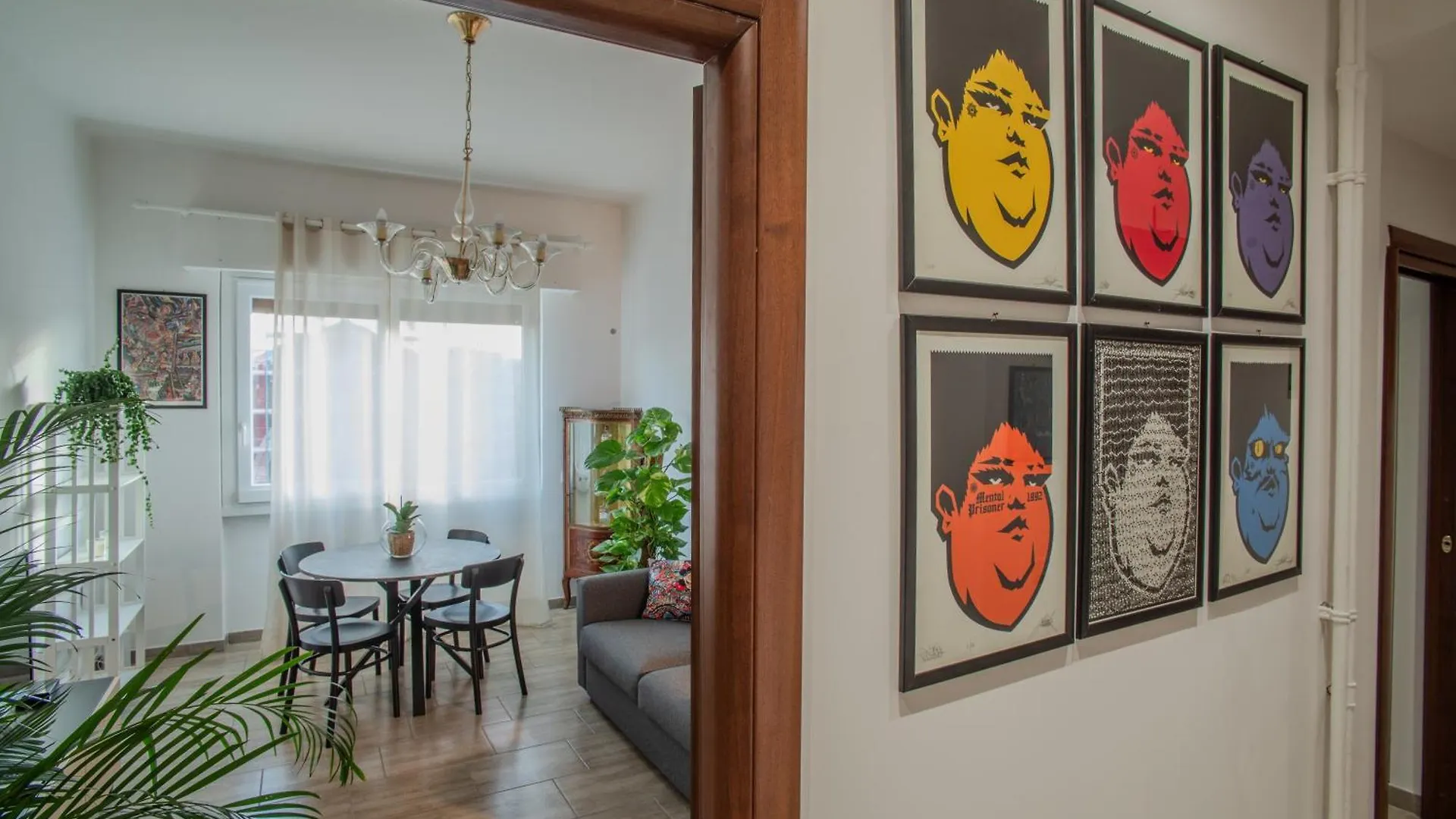 Rome Street Art Suite Apartment